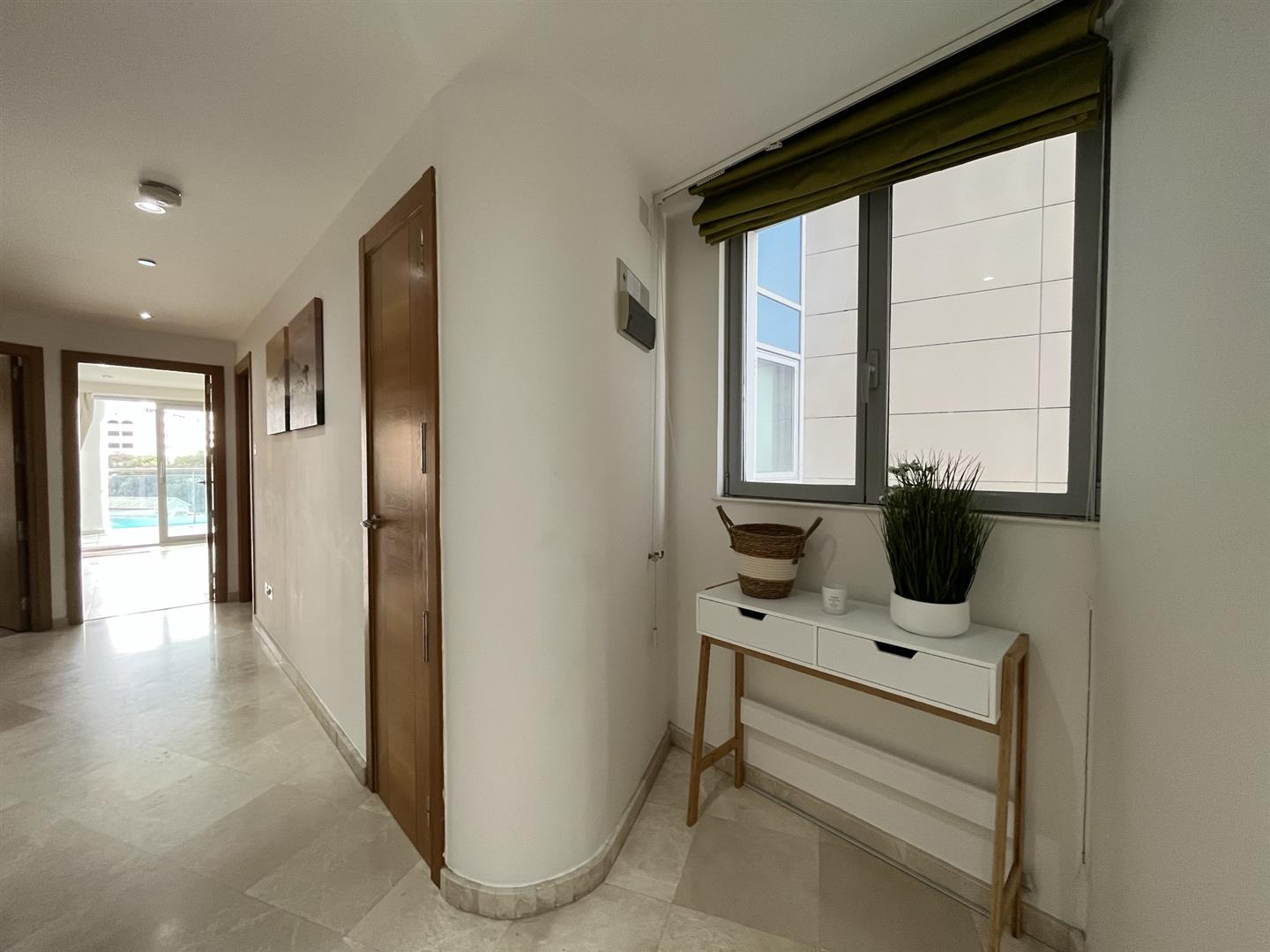 Image of Apartment - 2 Bedrooms - 1 Bathrooms for Rental in Grand Ocean Plaza-Gibraltar, Image 9